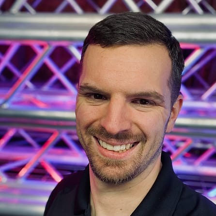 headshot - right square